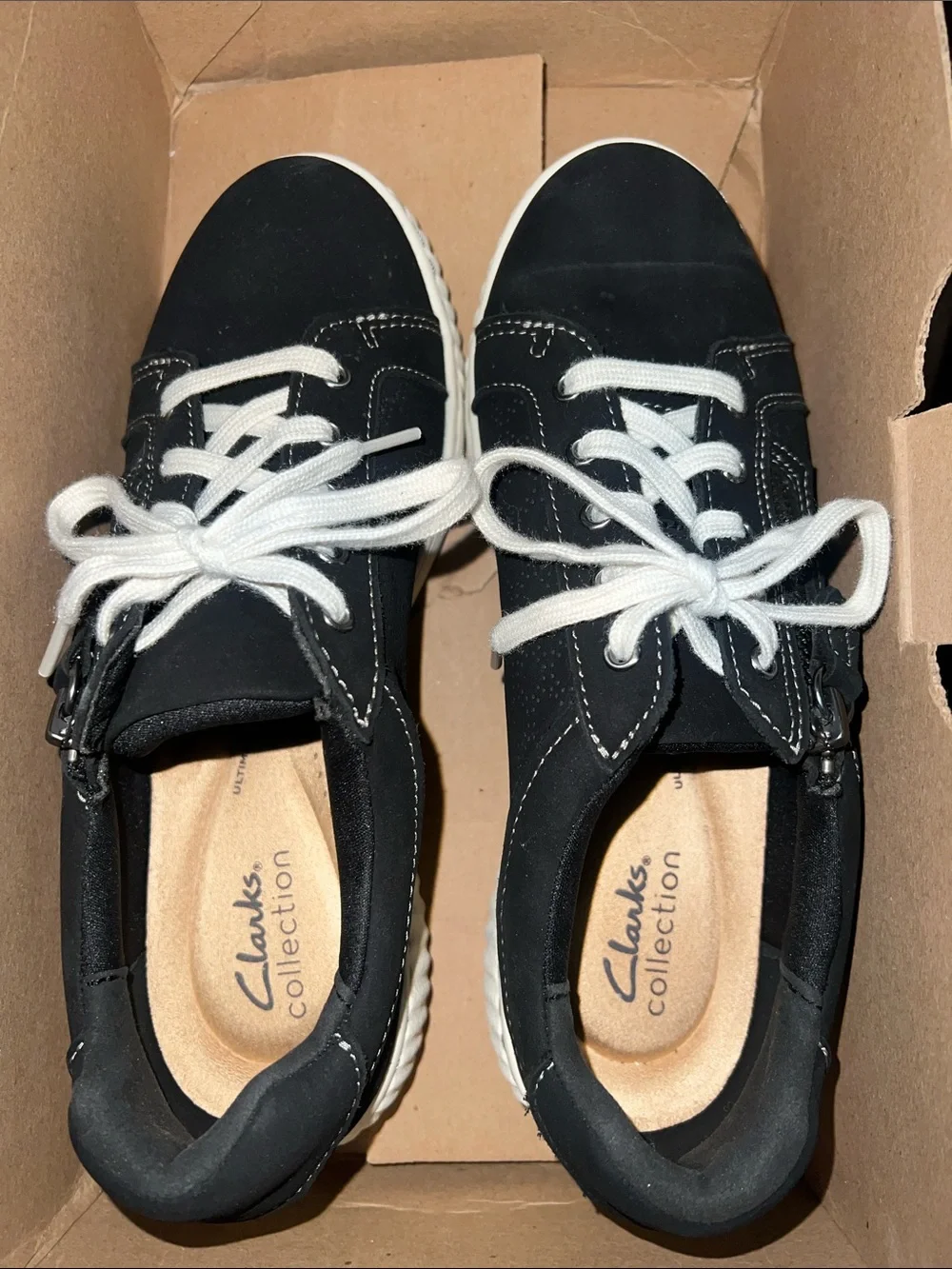 Women’s Clarks Nubuck Leather Sneaker - Caroline Ayla perforated size 7
